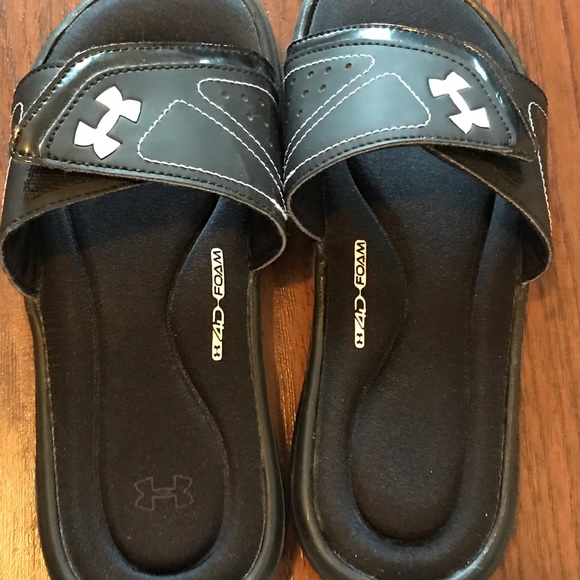 Under Armor slippers - Picture 1 of 2